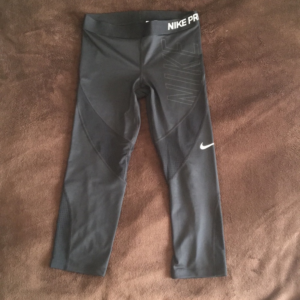 Nike Pro Hypercool Capri